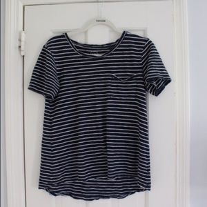 Black and White stripped American Eagle top